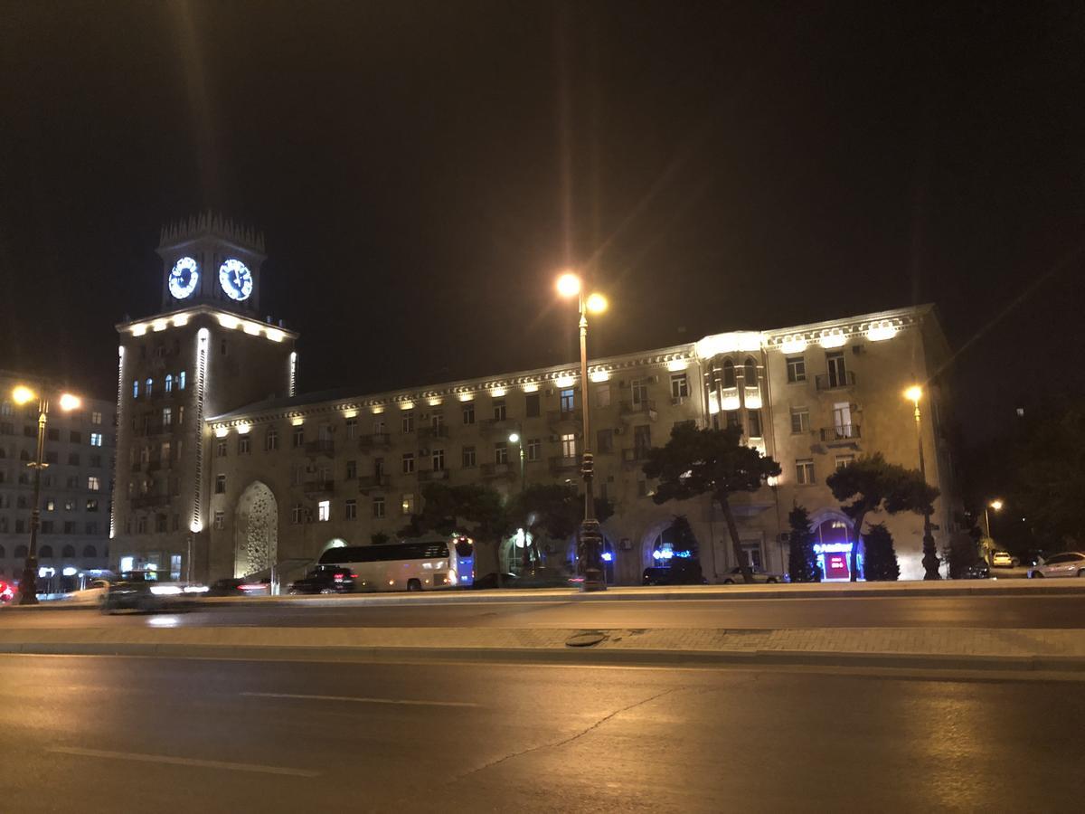 Clock Tower Apartment In Baku Exterior foto