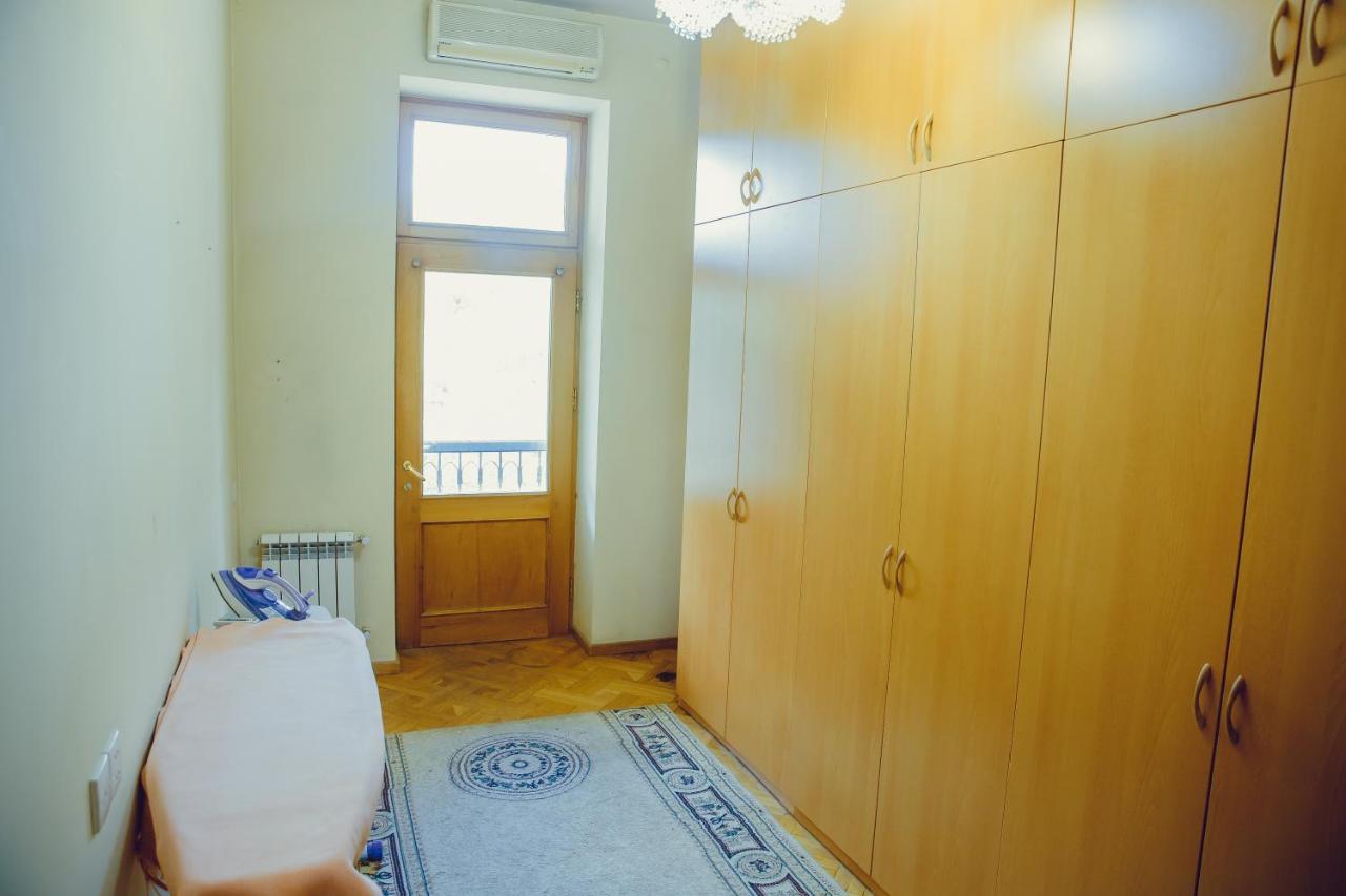 Clock Tower Apartment In Baku Exterior foto
